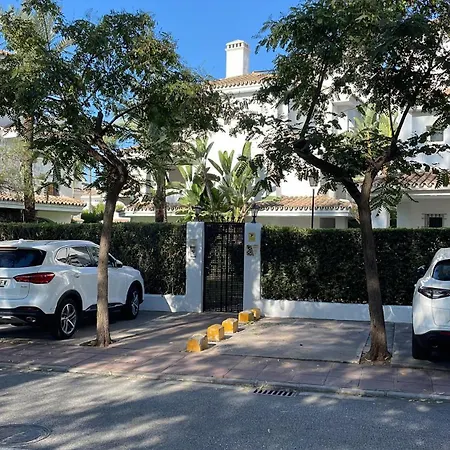 Ab - Chic - Los Naranjos - Puerto Banus *